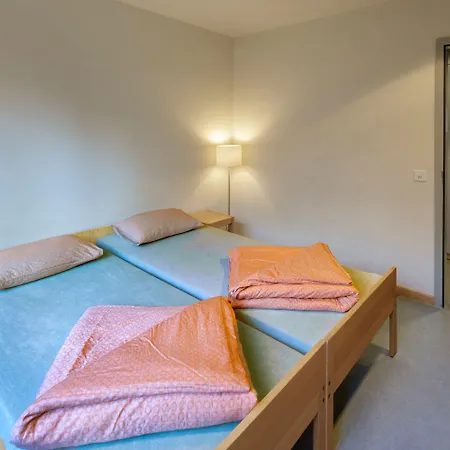 Youth Hostel *